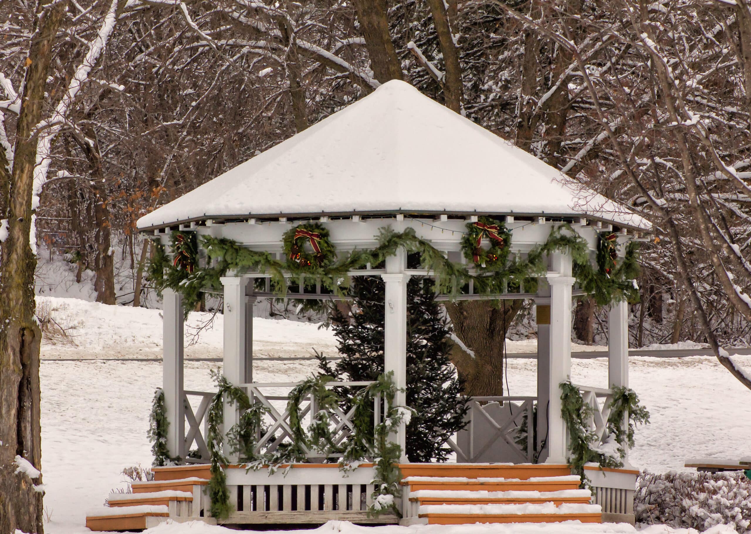 4 ways to decorate your gazebo for the holidays Utah