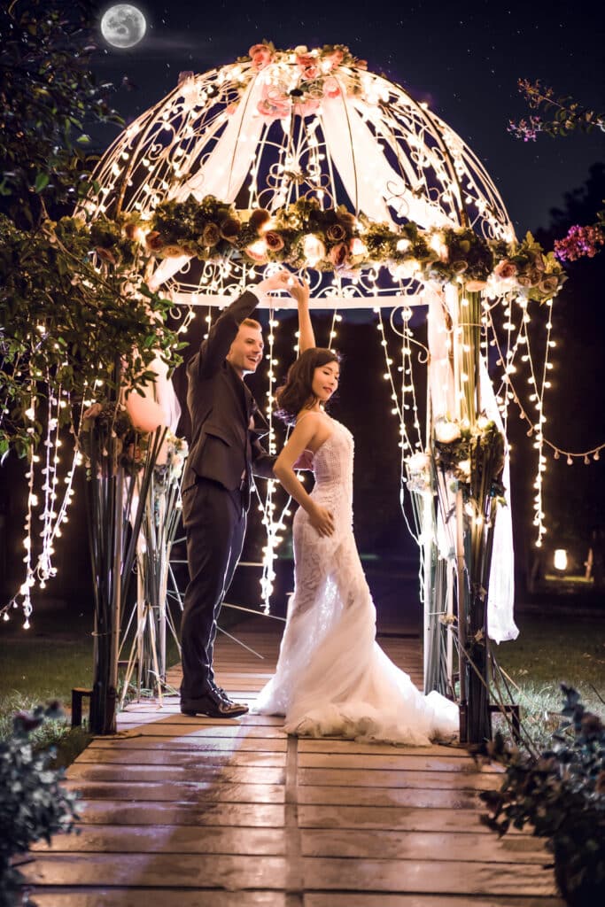 Decorate a Gazebo for Your Wedding