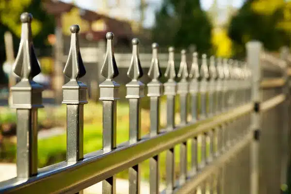 types of fences, aluminum fence