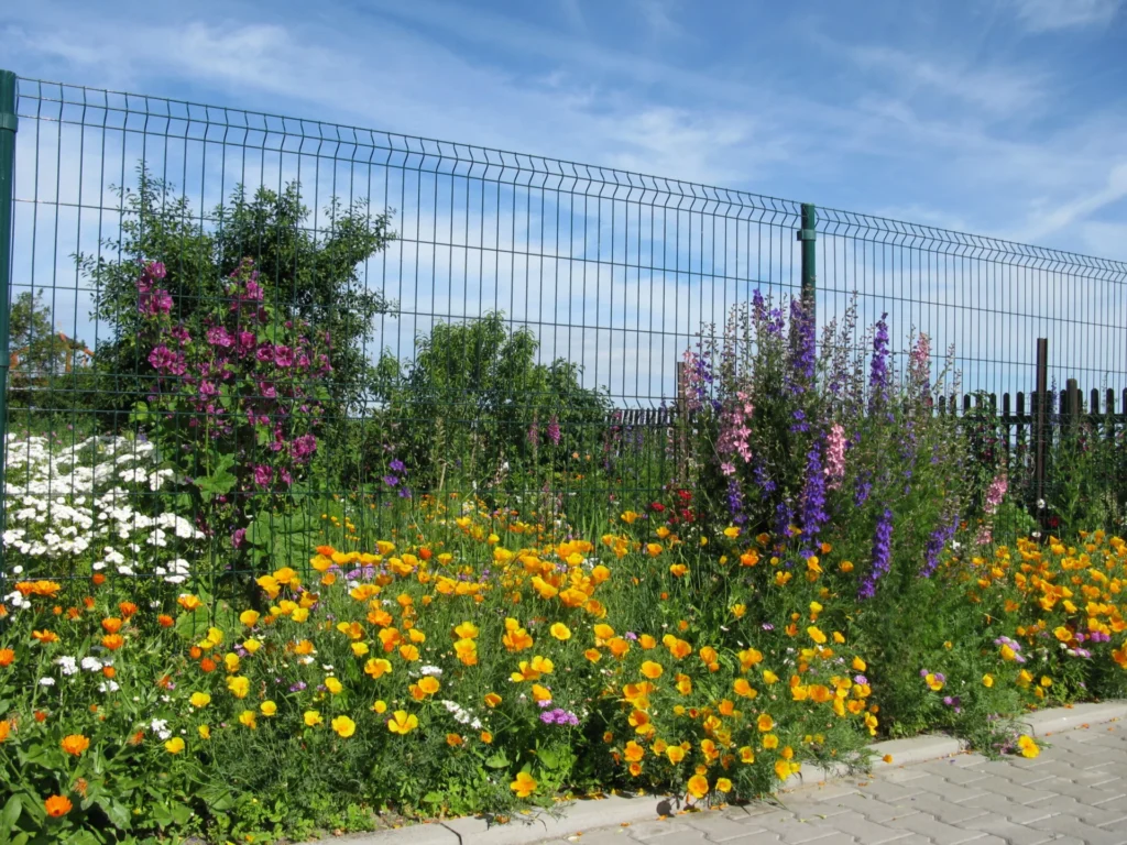 6 Simple Ideas for Temporary and Portable Fencing 6 Simple Ideas for Temporary and Portable Fencing