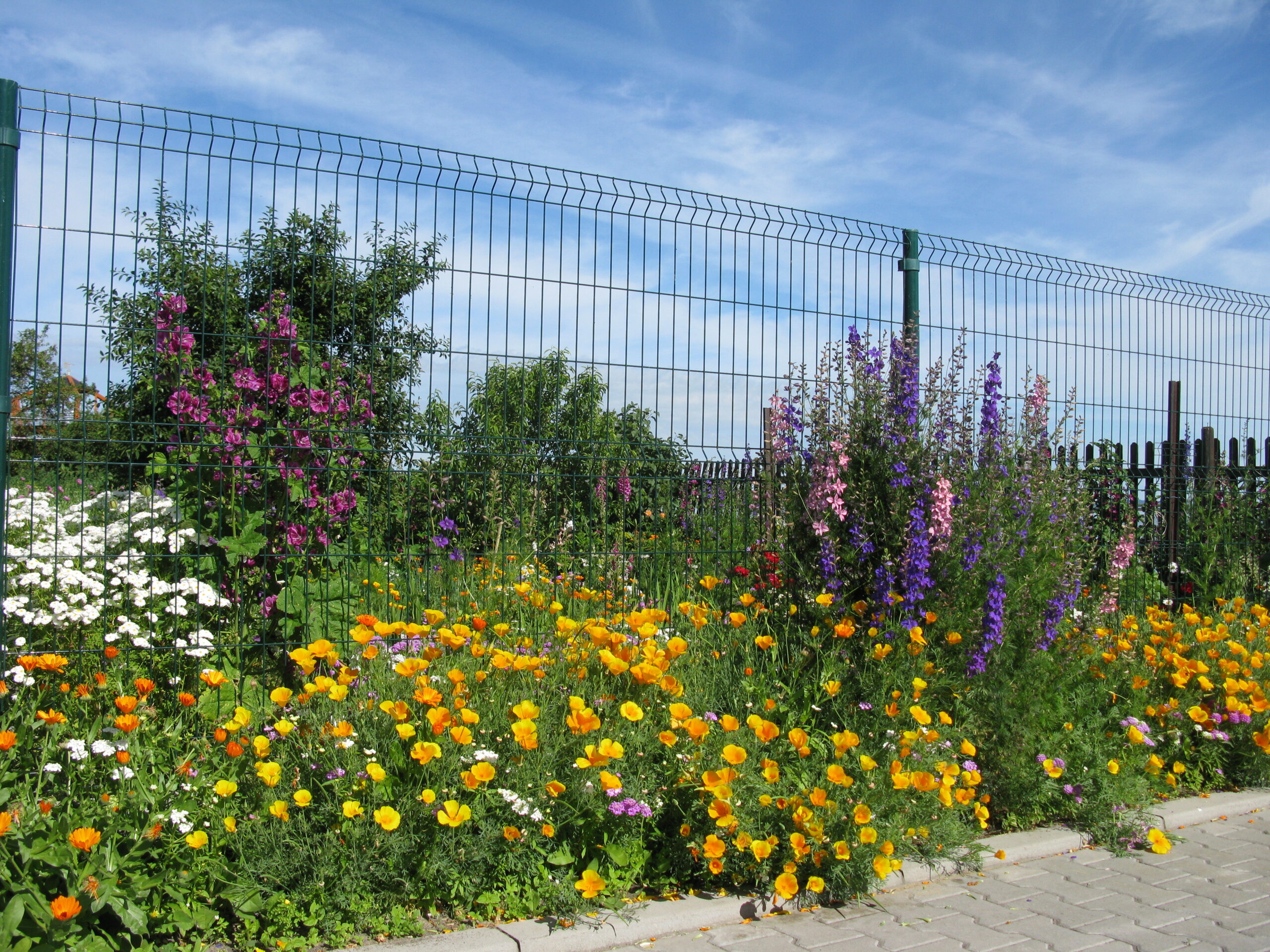 6 Simple Ideas for Temporary and Portable Fencing