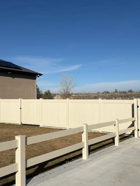 West Haven Vinyl Privacy Fence & Gates Installed