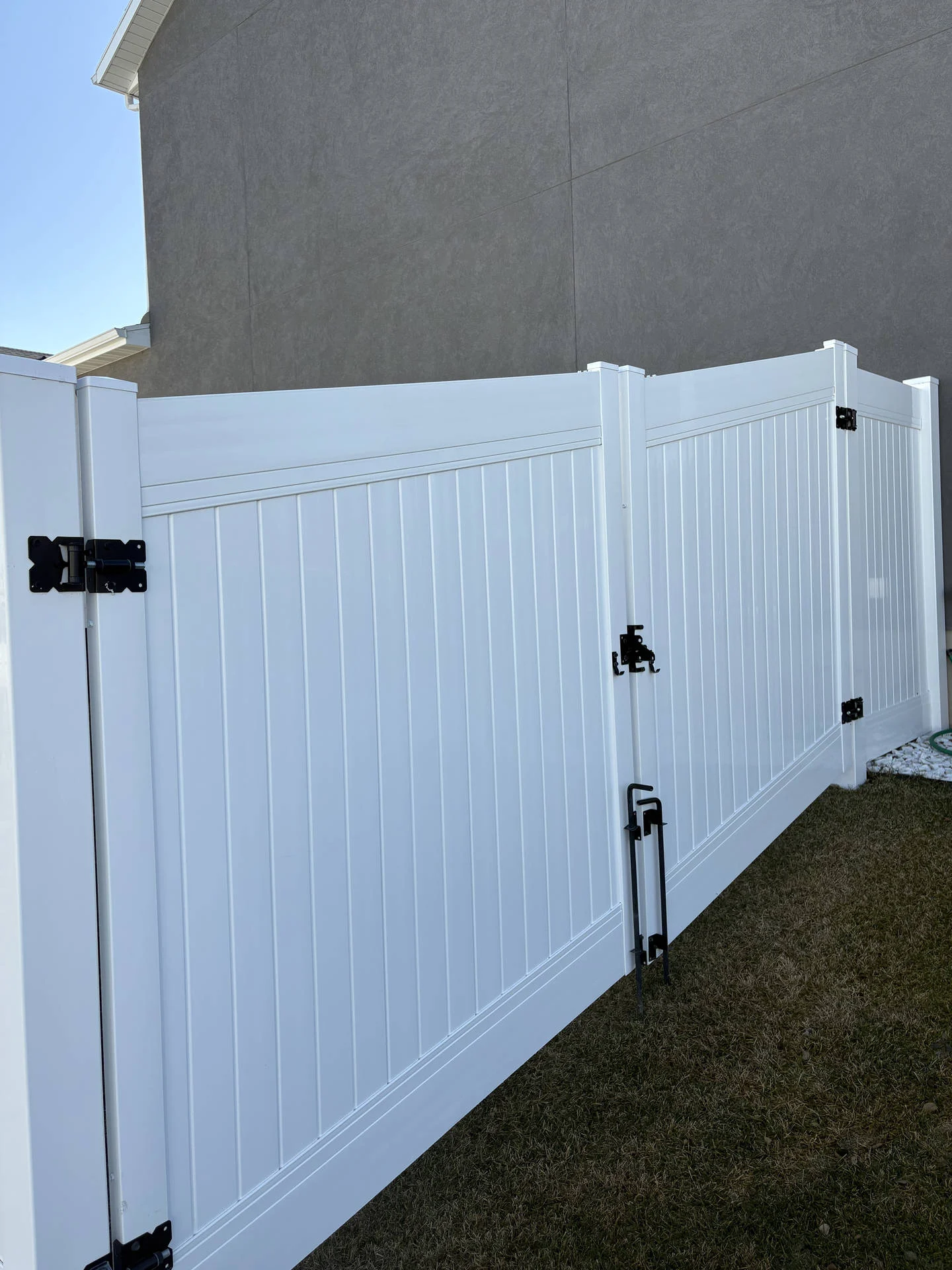 West Haven Privacy Fence & Double Gate Installation