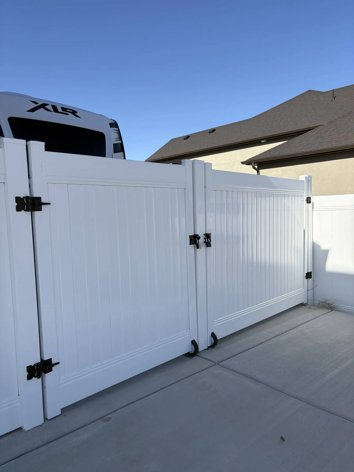 Hooper UT: Full Privacy White Vinyl Fence & Steel Gate