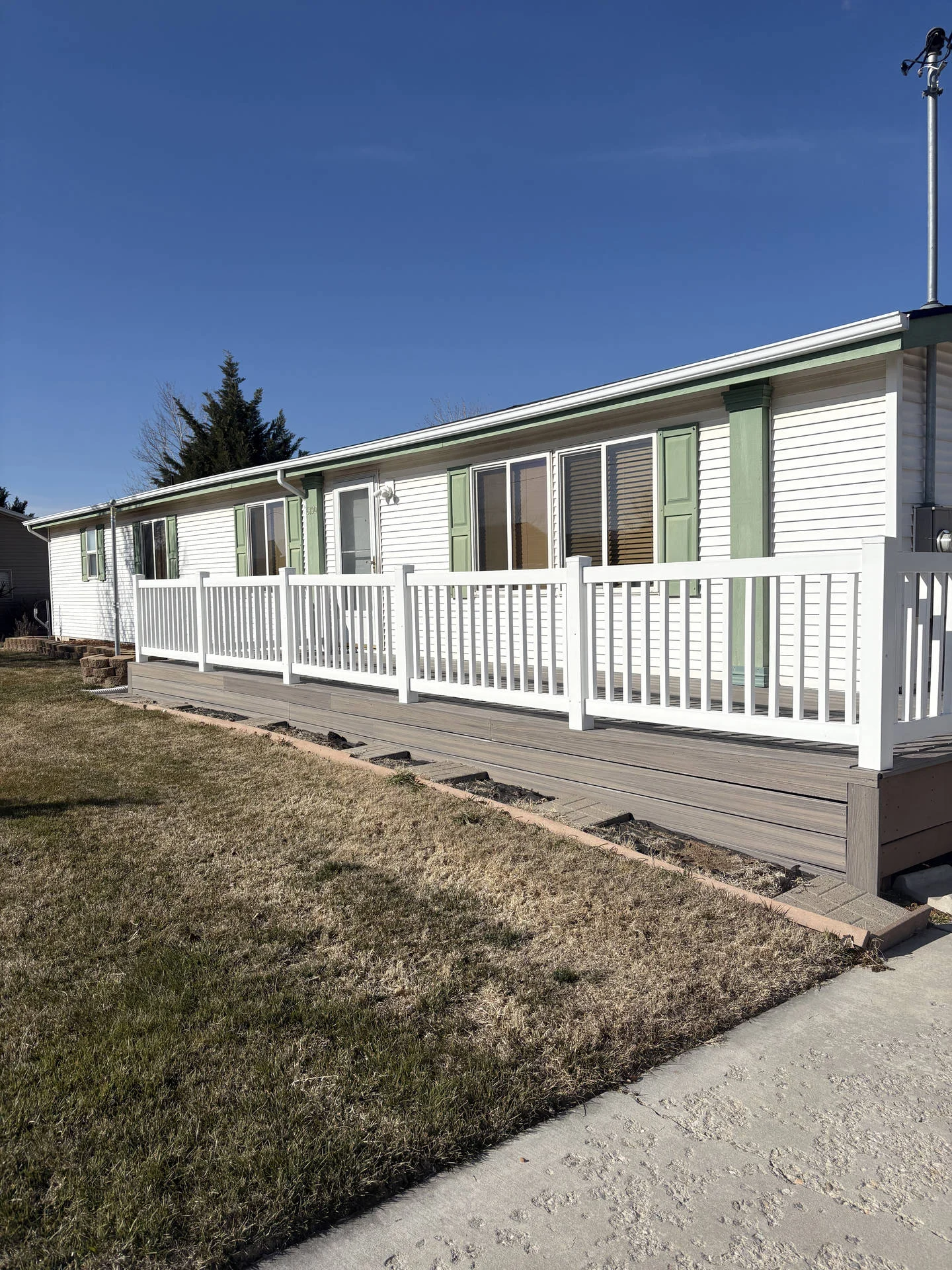 Recent Projects Victorian Vinyl Railing with Steel – Hooper, UT