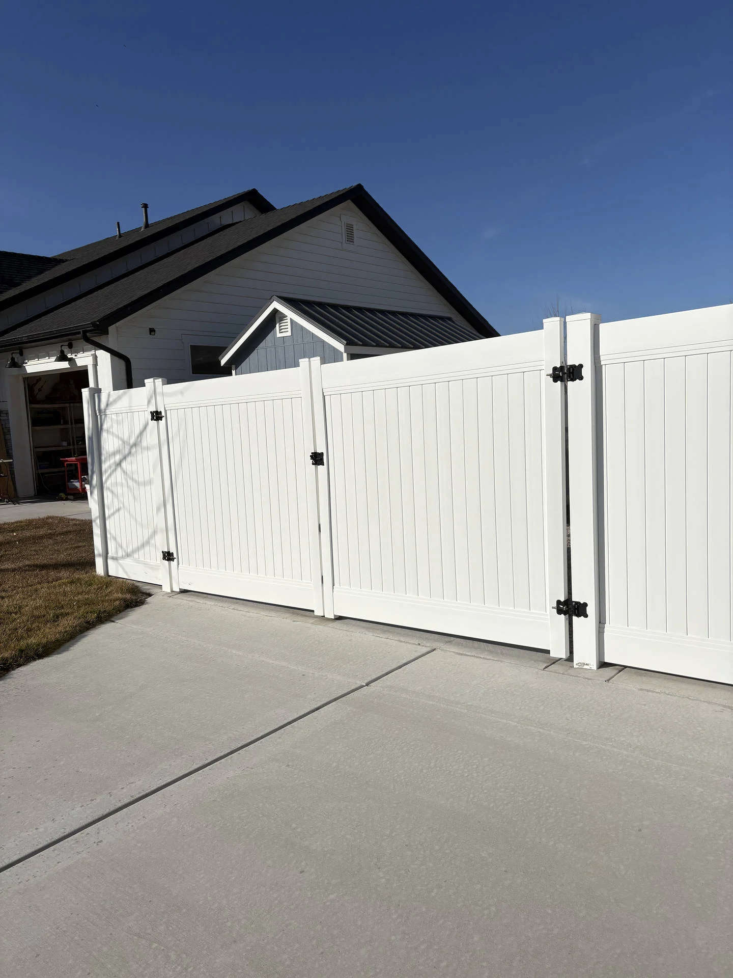 Taylor White Vinyl Privacy Fence & Gate Project