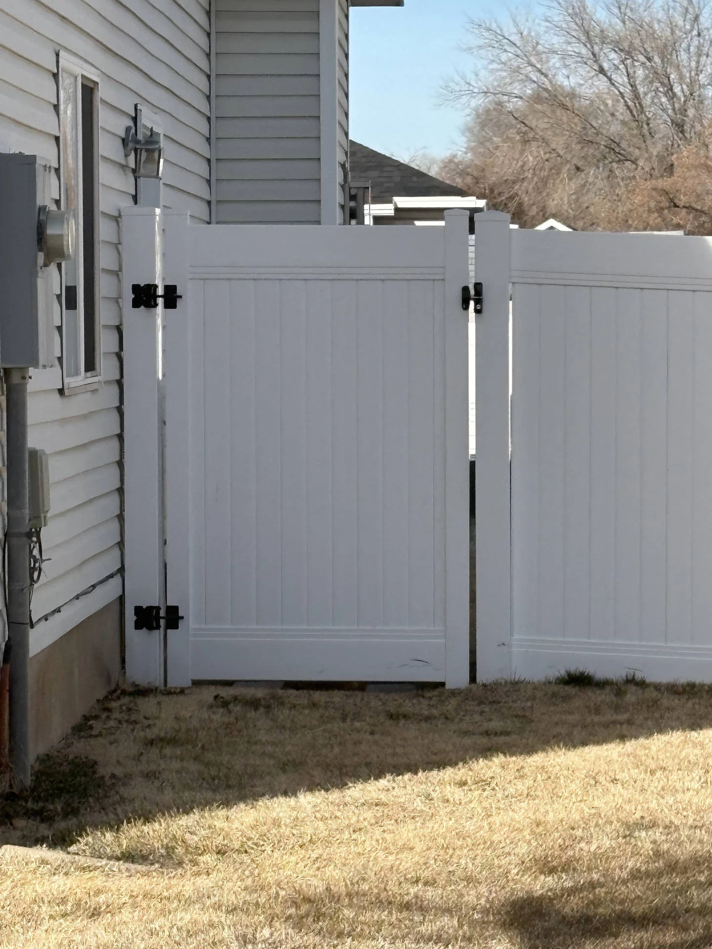 Clinton UT White Vinyl Privacy Fence & Gate Project