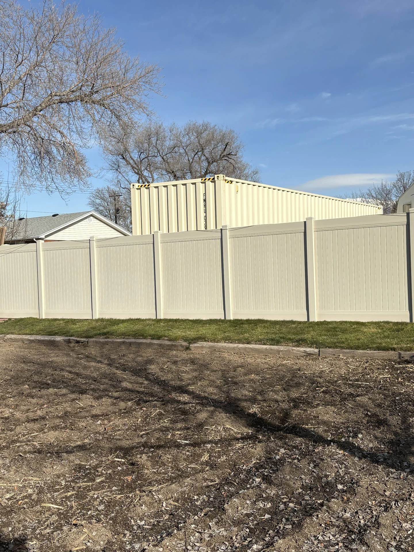 Clinton UT: 6' Clay Vinyl Privacy Fence & Gates