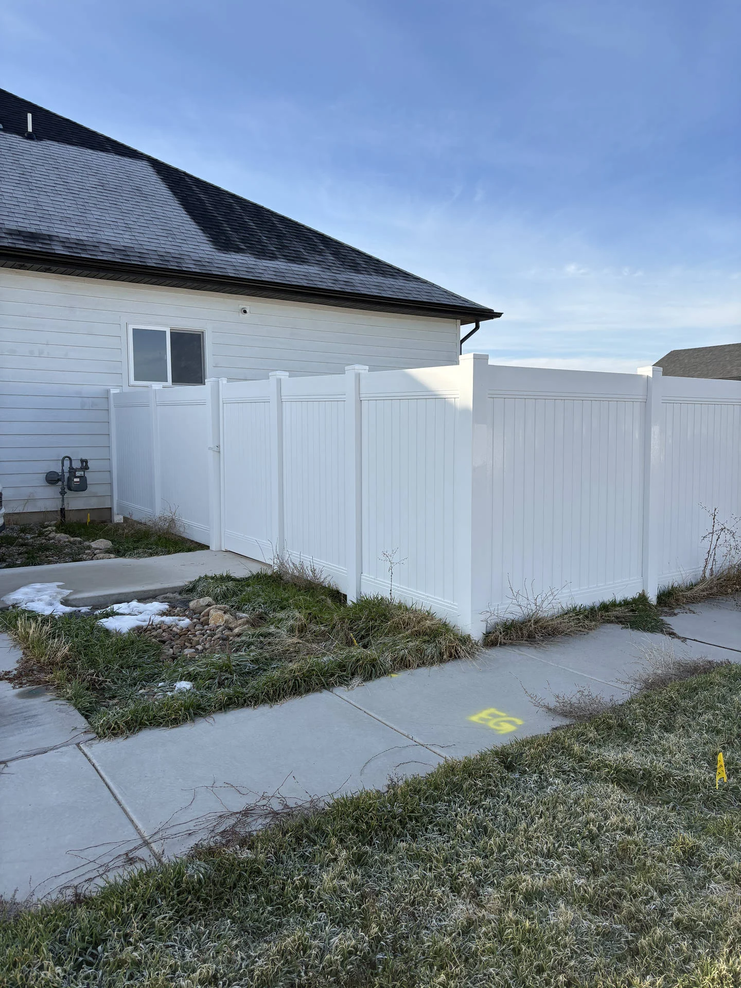 Farr West 6' White Vinyl Privacy Fence Project