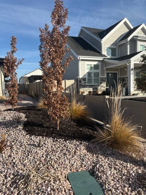 Recent Projects Driftwood Vinyl Fence with Steel Accents & Mow Strip