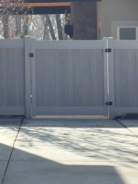 Marriott Slaterville Vinyl Fence Upgrade: Clay & Driftwood