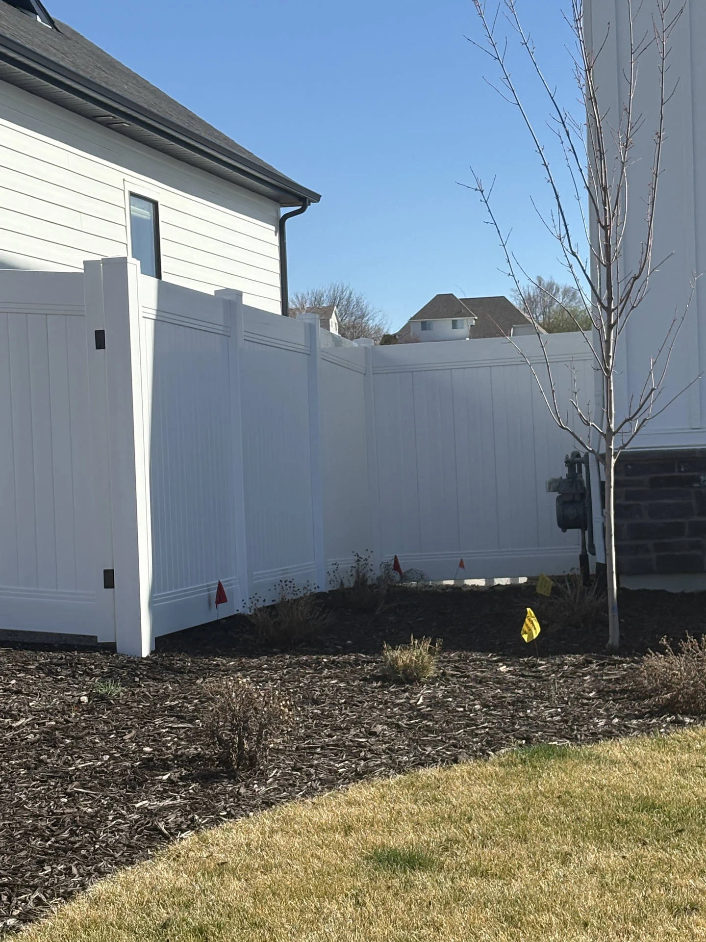 Layton Privacy Fence: Durable White Vinyl & Steel Gate