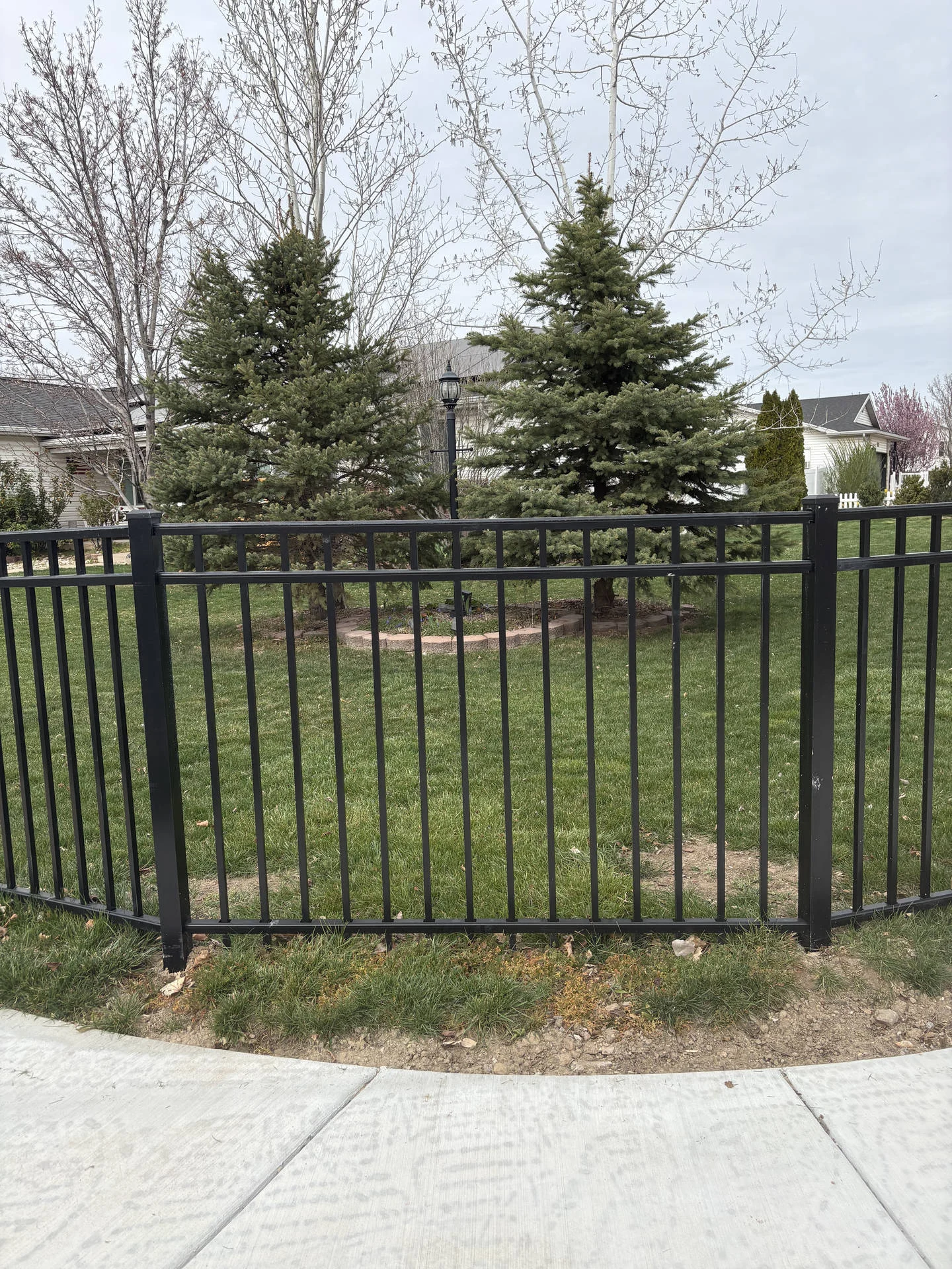 Clearfield Aluminum Fence Installation: 4' Manchester Style