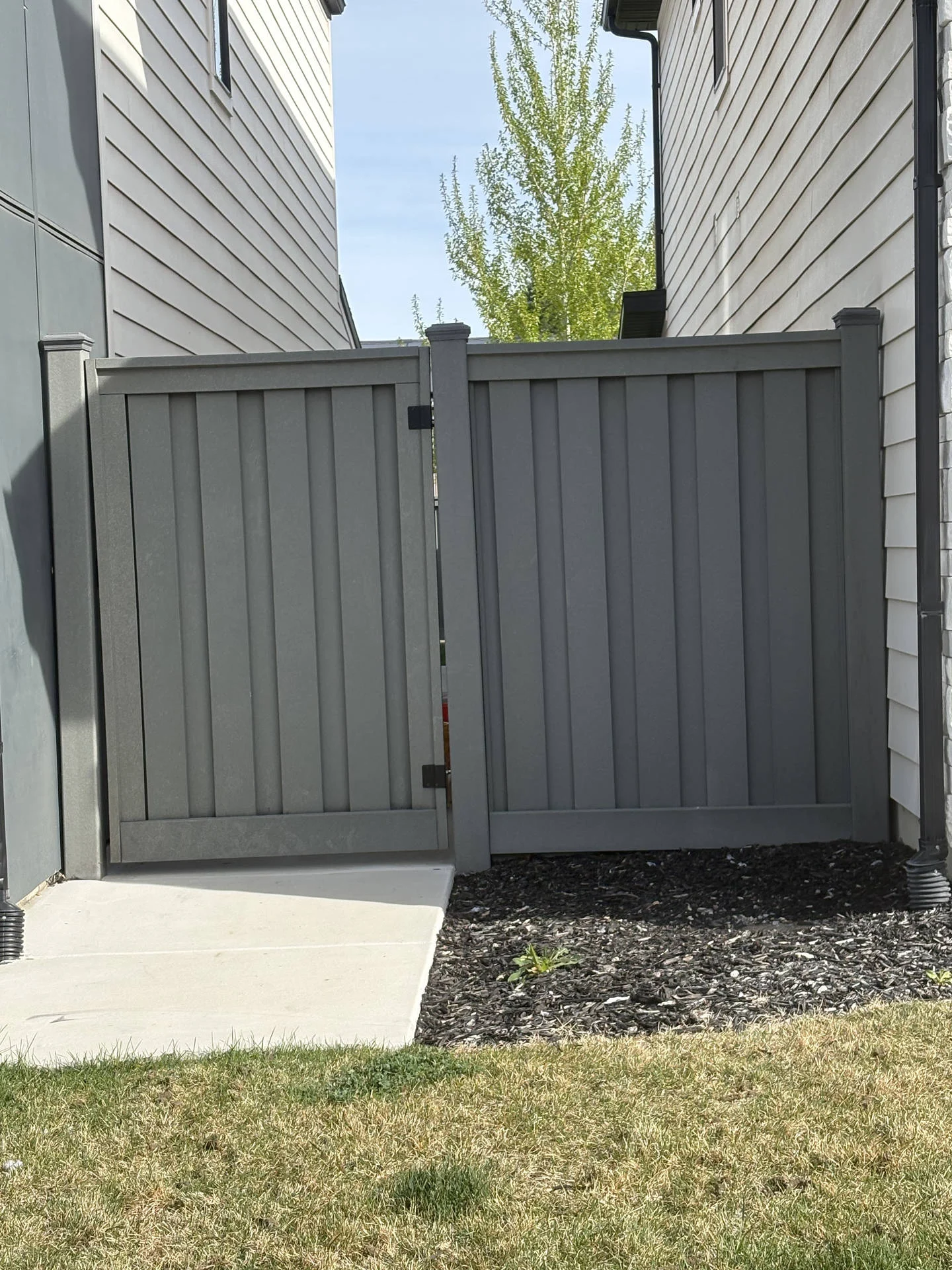Centerville Trex Fence: 40' Gray Privacy for Neighbor