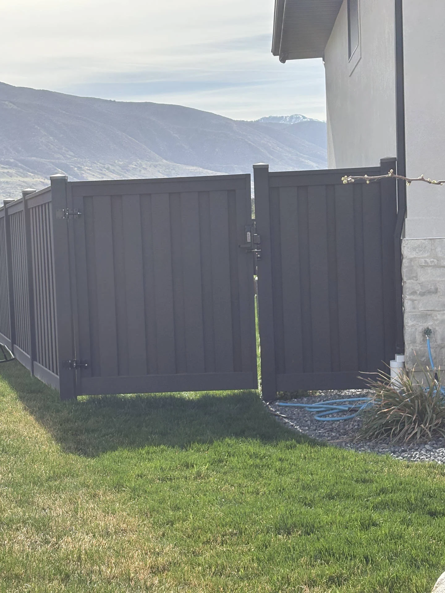 Farmington Privacy Fence with Trex & Digital Locks