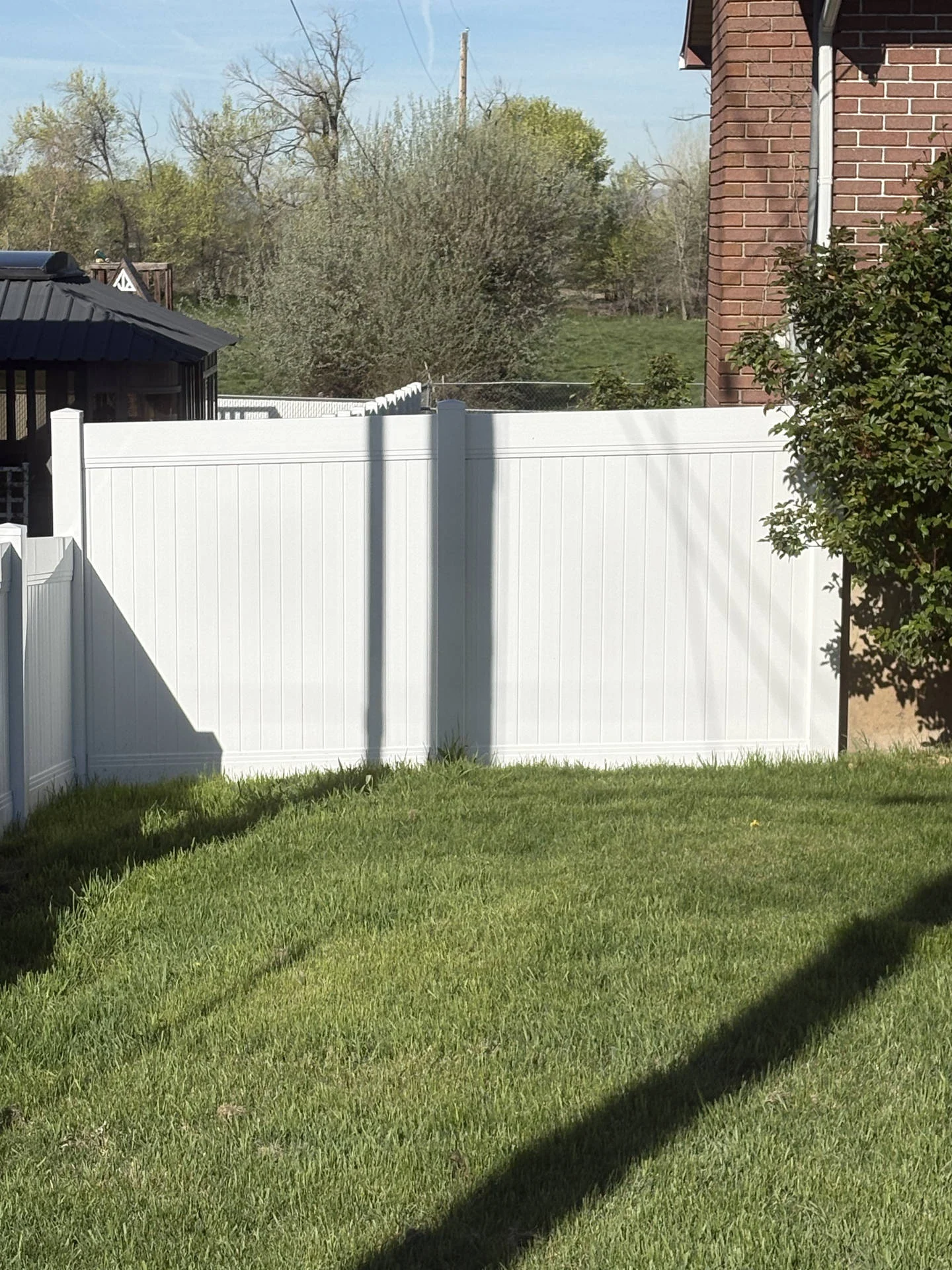 Woods Cross White Vinyl Privacy Fence Installation