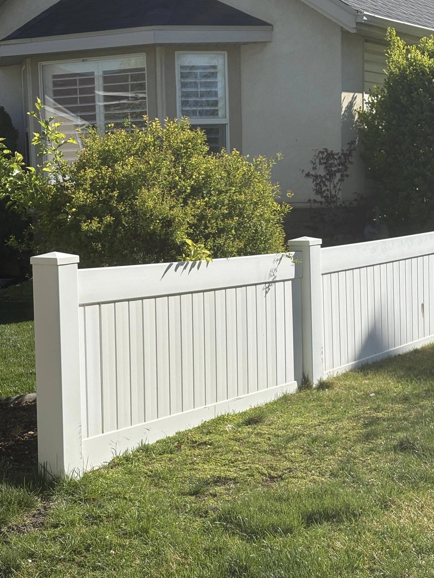 Woods Cross Privacy Fence: 70' White Vinyl, 6' High