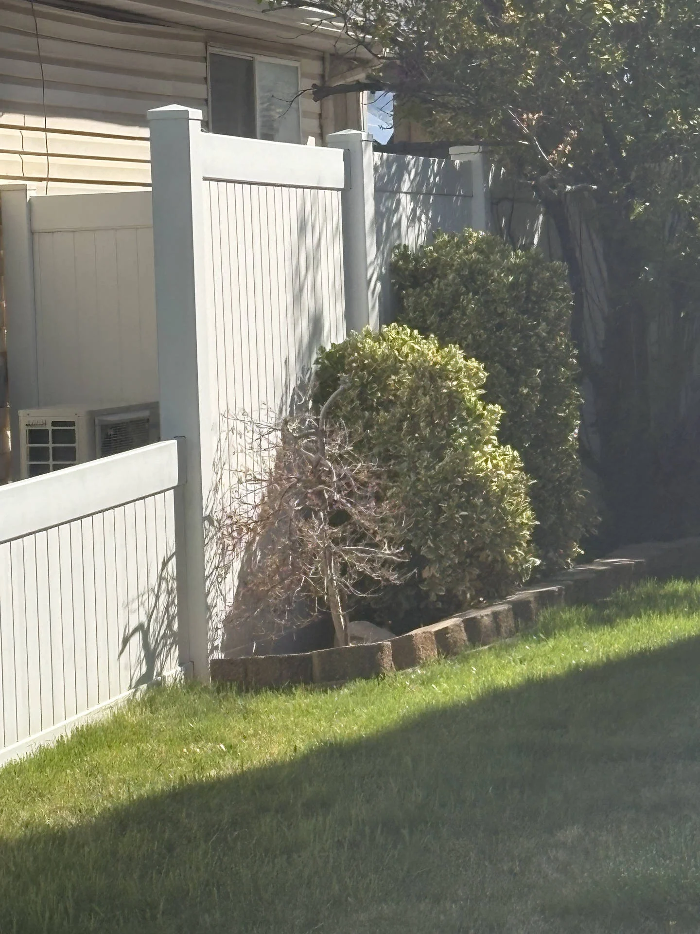 Woods Cross Privacy Fence: 70' White Vinyl, 6' High