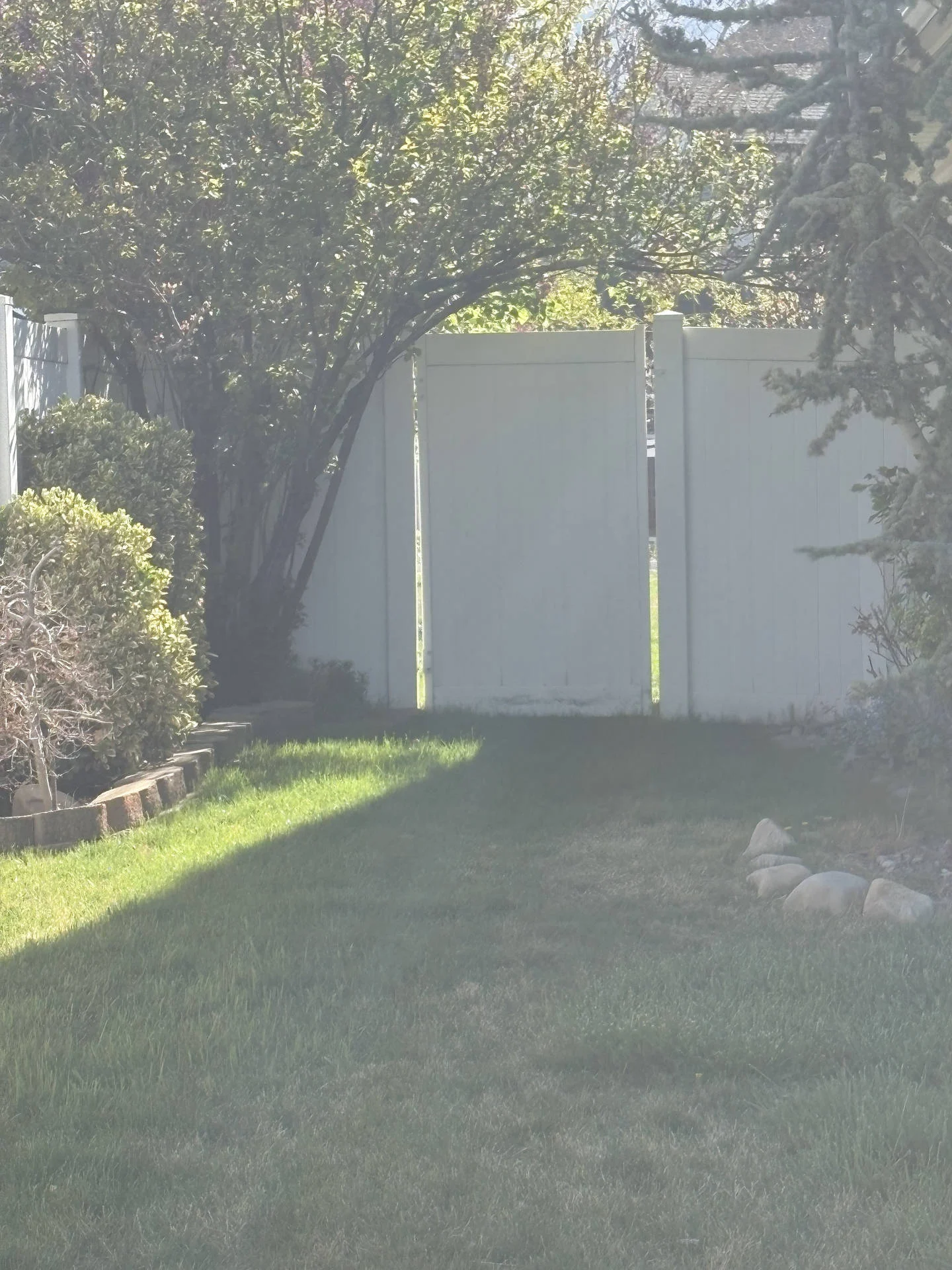 Woods Cross Privacy Fence: 70' White Vinyl, 6' High
