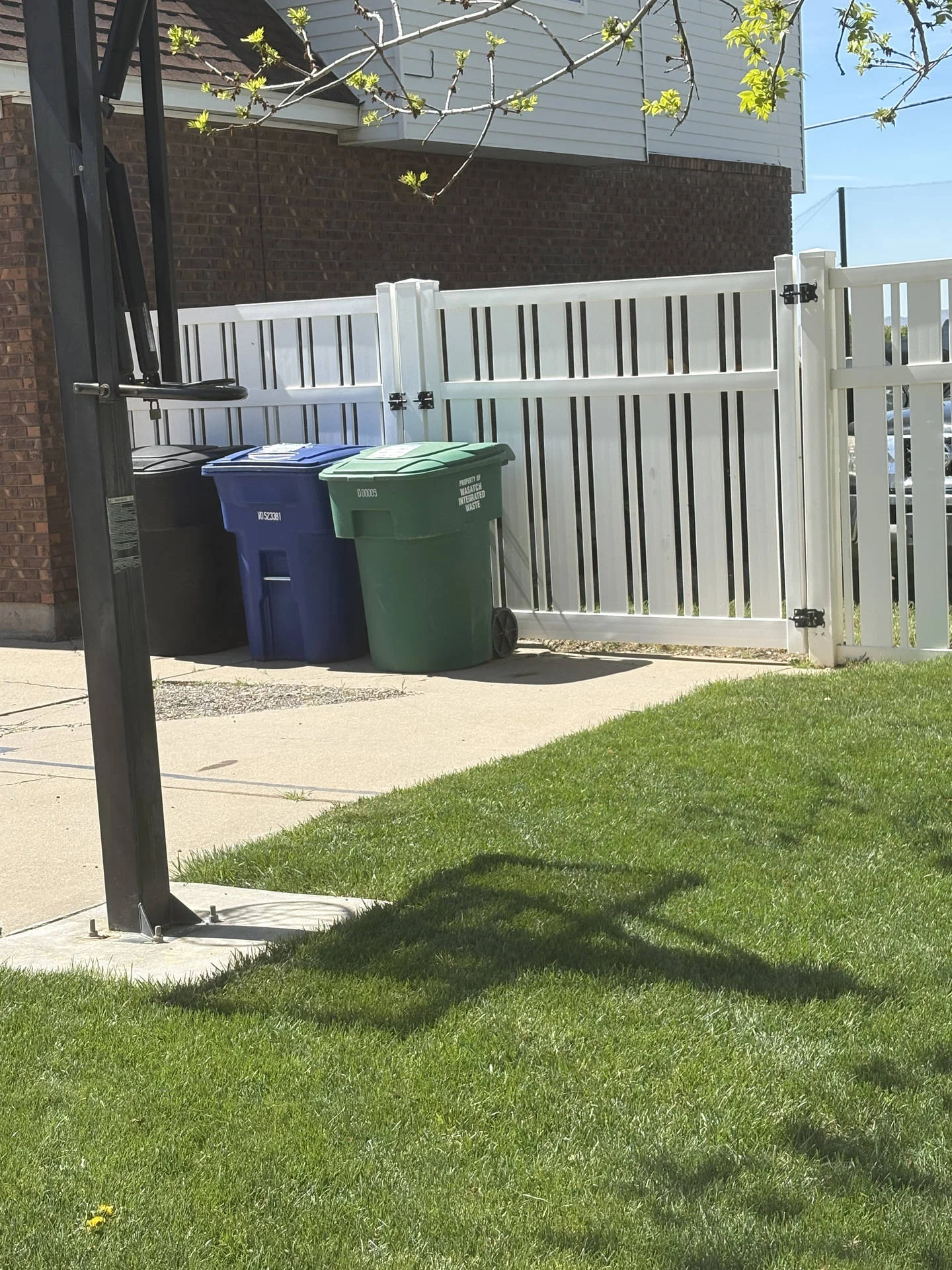 Fruit Heights Vinyl & Steel Gate Fence Project
