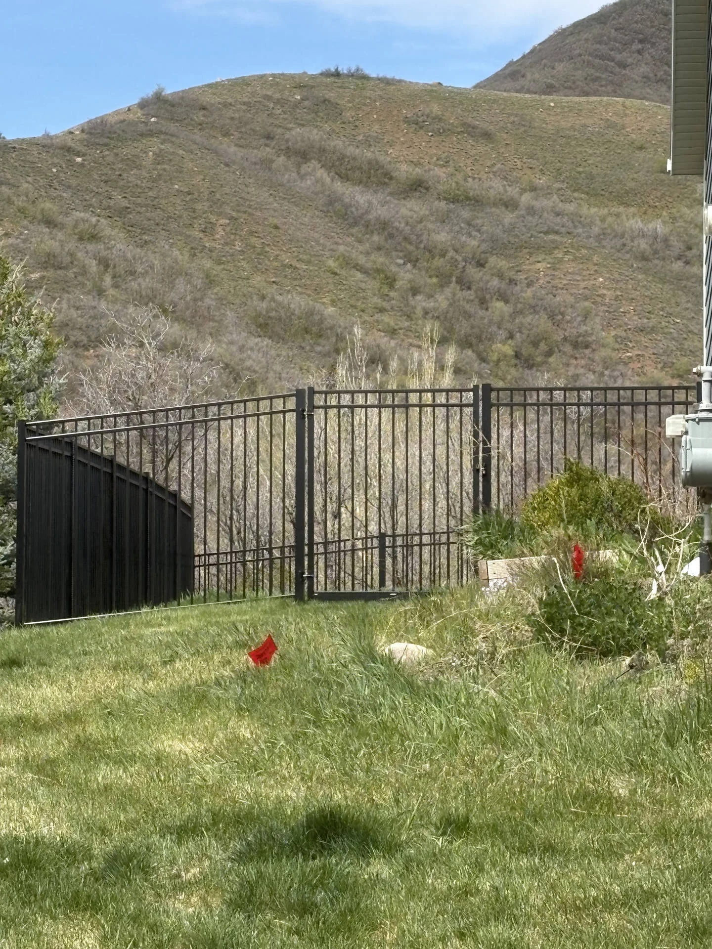 Mountain Green Aluminum Fence Installation with Gates