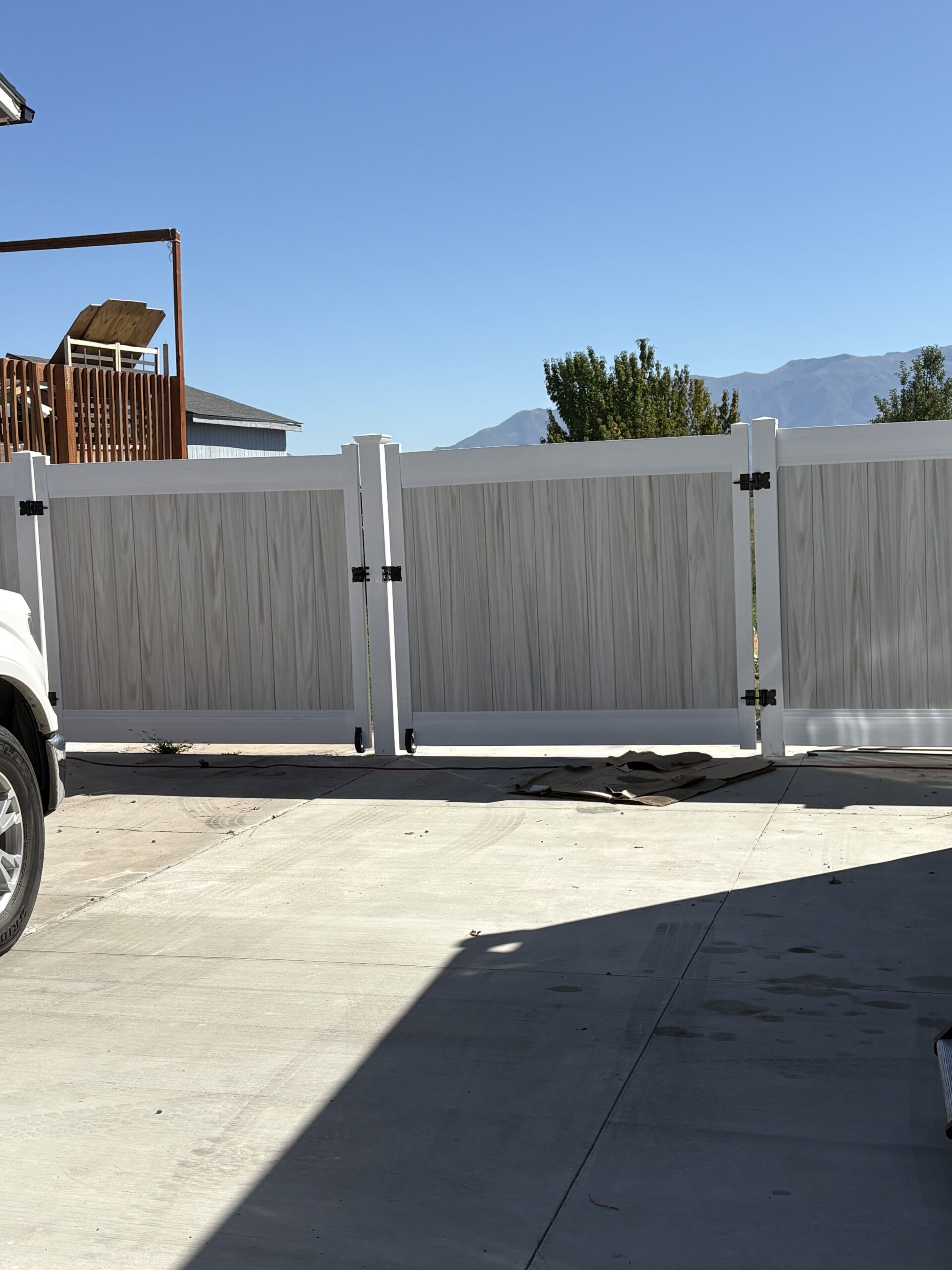 Durable Two-Tone Vinyl Privacy Fence in Syracuse UT