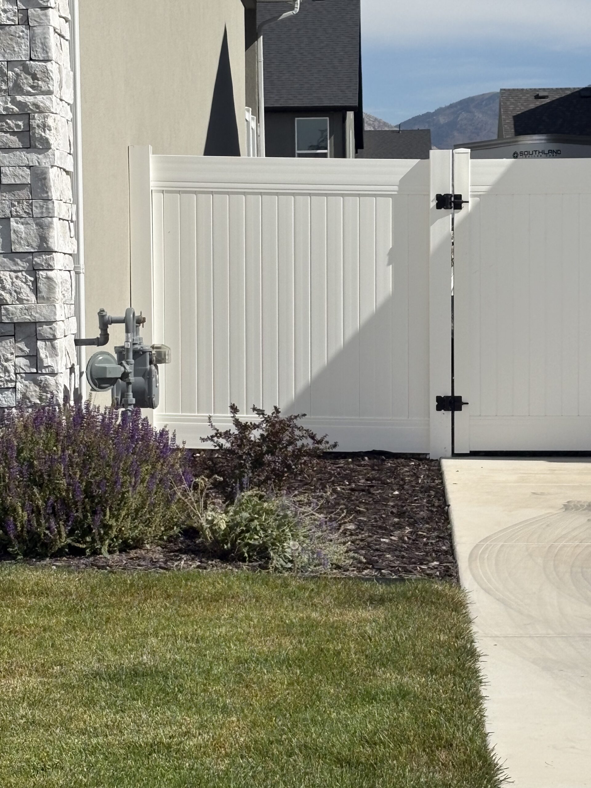Durable 6-Foot Vinyl Privacy Fence in Plain City, Utah